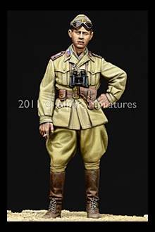 1/35  WWII Italian AFV Officer