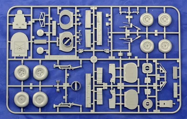 1/32 Hawker Tempest Mk.V - Maquettes avions plastique et résine au 1/32