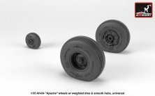 1/35 Hughes AH-64A Apache wheels with weighted tires, smooth hub