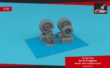 1/72 Sukhoi Su-25 Frogfoot wheels with weighted tires & mudguard