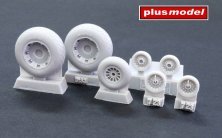 1/72 PB4Y-2 Privateer wheels diamond tread
