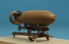 1/48 British 500lb bomb with bomb rack (PE+resin)