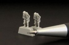1/144 Luftwaffe pilots standing WWII x 2 German pilots