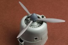 SBS Model H�lice SBD-1/3 Dauntless avec c�ne 1/48