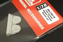 1/72 F4U Corsair Ribbed Thread wheels