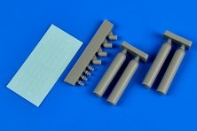 1/48 Compressed gas bottles  helium