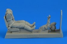 1/32 German Luftwaffe Pilot with Messerschmitt Me-262A seat