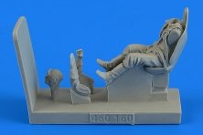 1/48 Soviet Fighter Pilot with seat for I-153