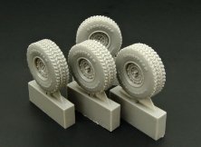 1/48 HMMWVE (Hummer) aggressive pattern wheels