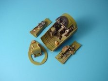 1/32 F4U-1 Corsair cockpit set (Trumpeter)