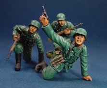 DASH AT THE ENEMY  1/35