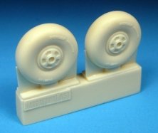 1/72 Bristol Beaufighter Mk.X Early Wheels  No Tread