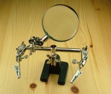Helping Hands with Glass Magnifier