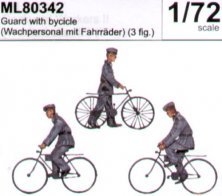 1/72 3 German Guards with bicycles