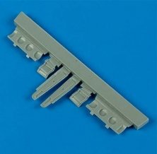 1/48 P-40 Warhawk undercarriage covers (HAS)