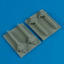 1/72 B-24 Liberator turbo-supercharger cover (MINICRAFT)