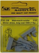 1/35 Wehrmacht Soldier  winter dress 1944 (1 fig)