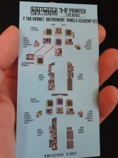 1/32 McDonnell-Douglas F/A-18D Hornet screens off