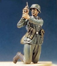 HALT I (GERMAN INFANTRY)  1/35