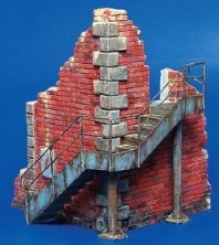 1/35 Factory corner with steps