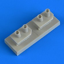 1/48 Hawker Hunter F.6 air bottle charging