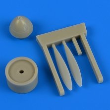 1/72 I-153 propeller C with tool
