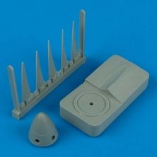 Spitfire Mk. XIV propeller w/tool