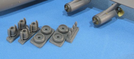 1/144 Lockheed C-141B Starlifter Engines