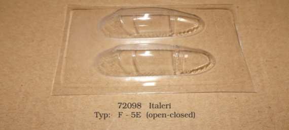 1/72 Northrop F-5E open/closed