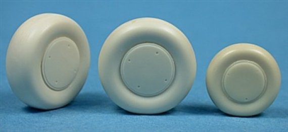 1/48 P-38 Lightning Covered Wheels