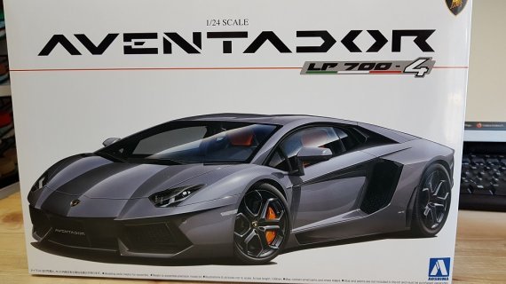 1/24 Lamborghini Aventador LP700-4 N. 7