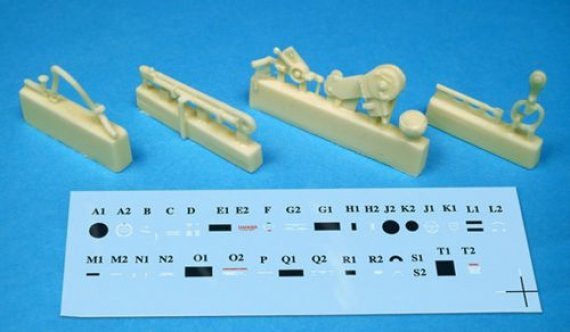 1/32 Supermarine Spitfire Mk.XIII/ Supermarine Spitfire Mk.IX co