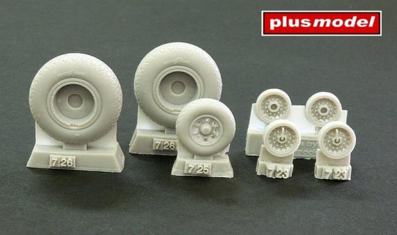 1/72 B-24 Liberator wheels diamond tread