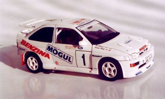1/24 Escort RS Benzina  Mogul team 1997