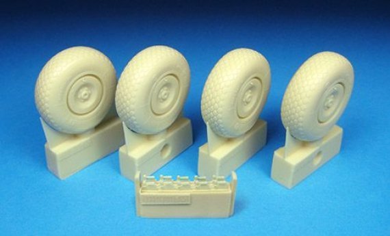 1/32 Heinkel He 219A-7 Uhu Diamond Tread Mainwheels (Revell)