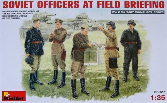 1/35 Soviet Officers At Field Briefing (5 fig.)