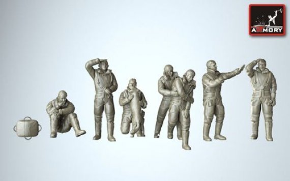 1/144 Scale Raf WWII Heavy Bomber Crew in high-altitude outfit