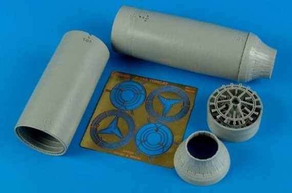 1/32 Grumman F-14A Tomcat exhaust nozzles in the closed position