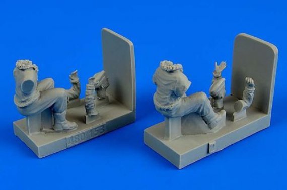 1/48 RAF drivers WWII for Bedford MWD