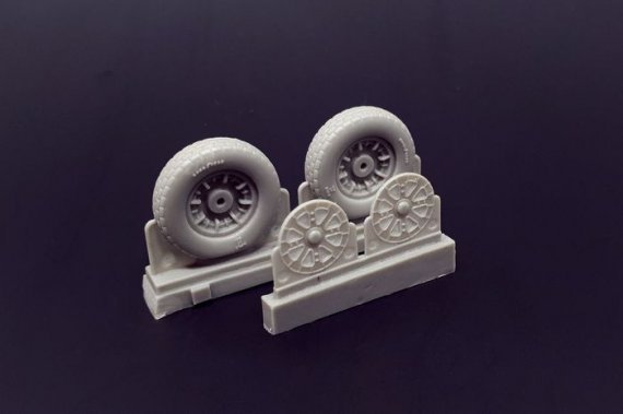1/48 F4U Corsair Block Thread Wheels set