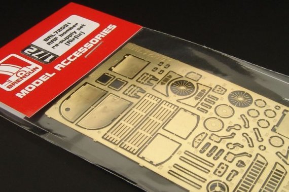 1/72 RAF bomber re-supply  PE set (AIRFIX)