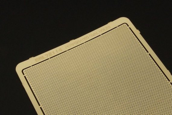 1/72 Oval holes