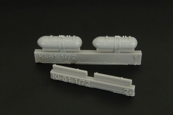 1/72 Ki-61 Id Hien wing racks & drop tanks