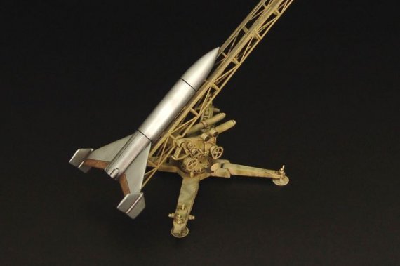 1/72 F-55 Feuerlilie with launching ramp