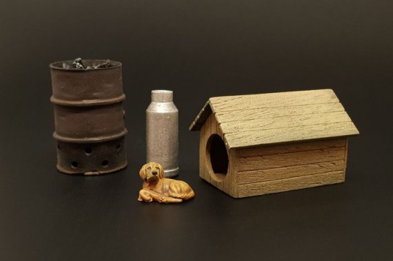 1/35 Dog house with dog