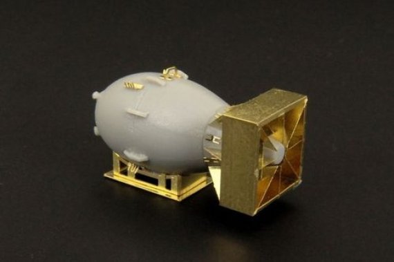 1/144 Fat Man  A bomb. PE and resin