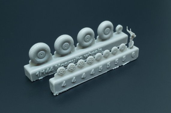 1/144 Mosquito wheel set