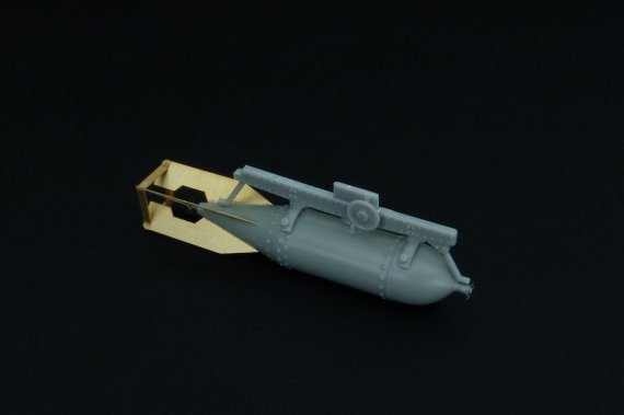 1/32 Japanese 250kg bomb with rack