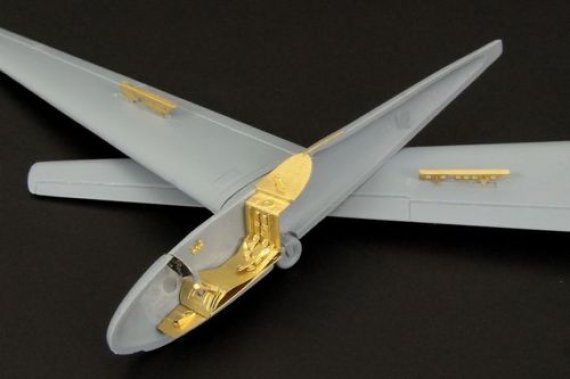 1/72 LF-107 Lunak glider cockpit and wing detail (Admiral)