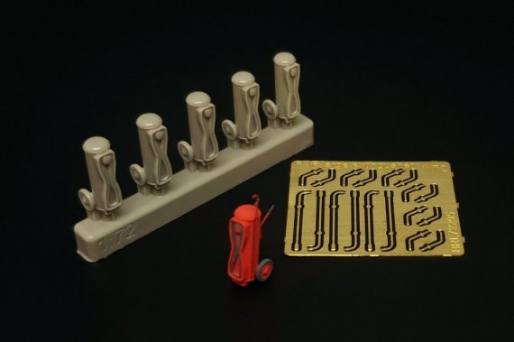 1/72 RAF large extingusher